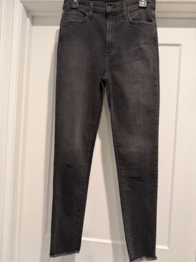 Joe's Jeans The Bella  Women’s Charcoal Skinny Jeans
Size 28